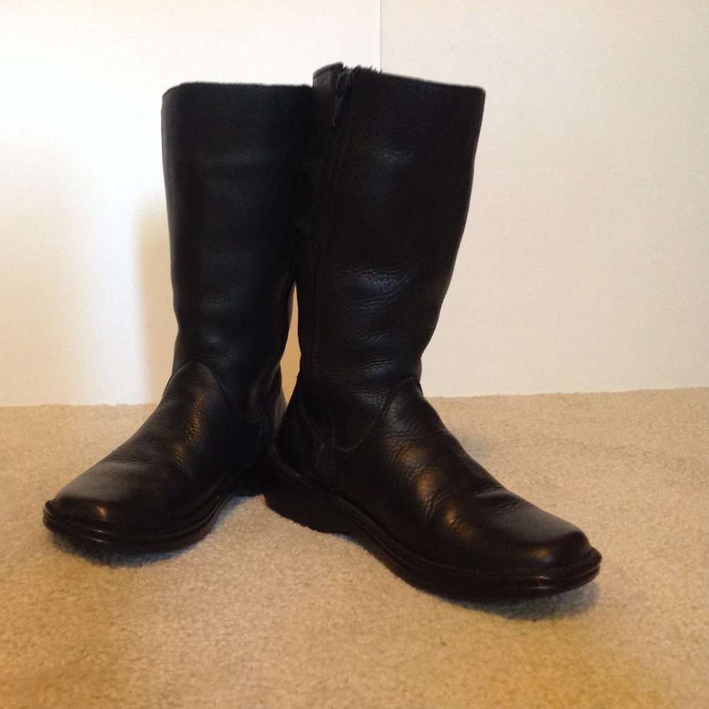 Lassen Black Mid Calf Round Toe Boot